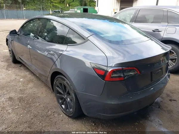 5YJ3E1EA0PF665918 — 2023 Tesla Model 3, фото 3 с аукциона IAAI, Передняя часть