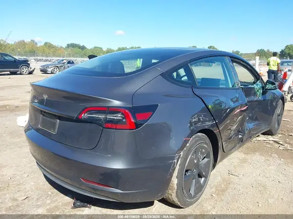5YJ3E1EA3PF671745 — 2023 Tesla Model 3, фото 4 с аукциона IAAI, Правый бок