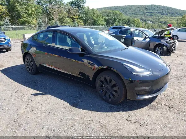 5YJ3E1EA5PF640402 — 2023 Tesla Model 3, Подтопление (Flood), фото до ремонта