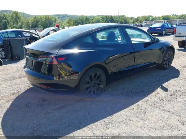5YJ3E1EA5PF640402 — 2023 Tesla Model 3, фото 4 с аукциона IAAI 08.10.2026, Подтопление