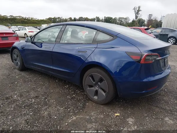 5YJ3E1EA2PF653477 — 2023 Tesla Model 3, фото 3 с аукциона IAAI, Подтопление