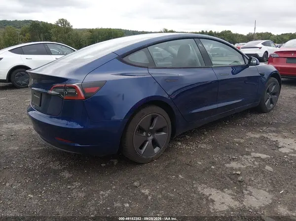 5YJ3E1EA2PF653477 — 2023 Tesla Model 3, фото 4 с аукциона IAAI, Подтопление