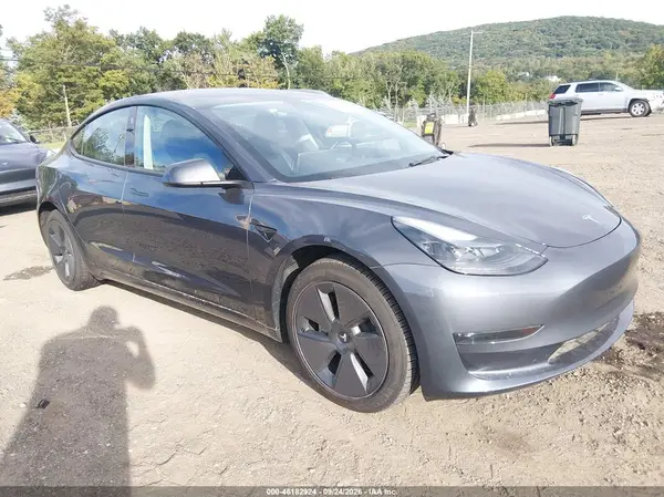 5YJ3E1EA0PF642381 — 2023 Tesla Model 3, Подтопление (Flood), фото до ремонта