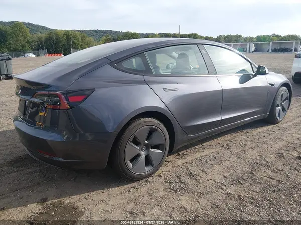 5YJ3E1EA0PF642381 — 2023 Tesla Model 3, фото 4 с аукциона IAAI, Подтопление