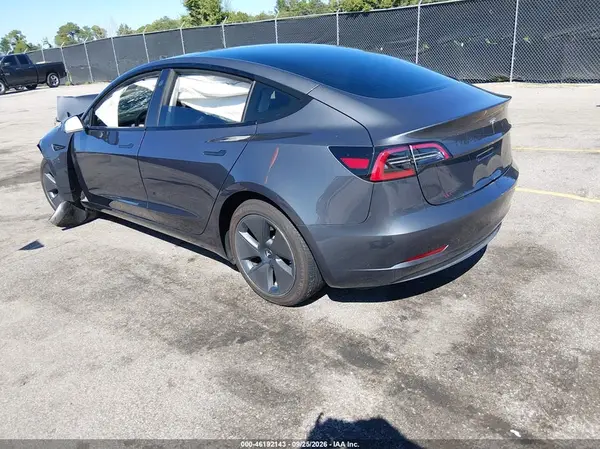 5YJ3E1EA5PF662299 — 2023 Tesla Model 3, фото 3 с аукциона IAAI, Передняя часть