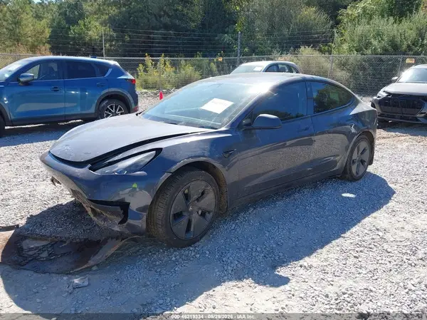 5YJ3E1EAXPF541705 — 2023 Tesla Model 3, фото 2 с аукциона IAAI, Передняя часть