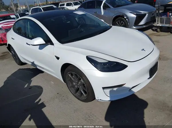 5YJ3E1EA3PF543697 — 2023 Tesla Model 3, Задняя часть (Rear), фото до ремонта