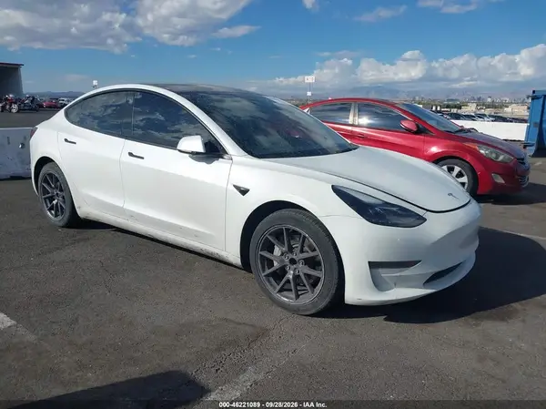 5YJ3E1EAXPF621828 — 2023 Tesla Model 3, Передняя часть (Front End), фото до ремонта