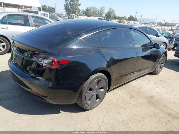 5YJ3E1EA7PF463142 — 2023 Tesla Model 3, фото 4 с аукциона IAAI, Передняя часть слева