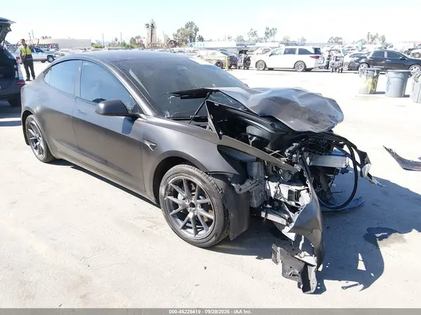 5YJ3E1EA7PF512968 — 2023 Tesla Model 3, Передняя часть (Front End), фото до ремонта