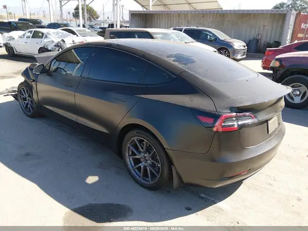 5YJ3E1EA7PF512968 — 2023 Tesla Model 3, фото 3 с аукциона IAAI, Передняя часть