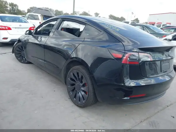 5YJ3E1EC4PF592893 — 2023 Tesla Model 3, фото 3 с аукциона IAAI, Передняя часть