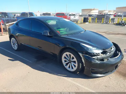 5YJ3E1EA9PF612327 — 2023 Tesla Model 3, Передняя часть, фото до ремонта