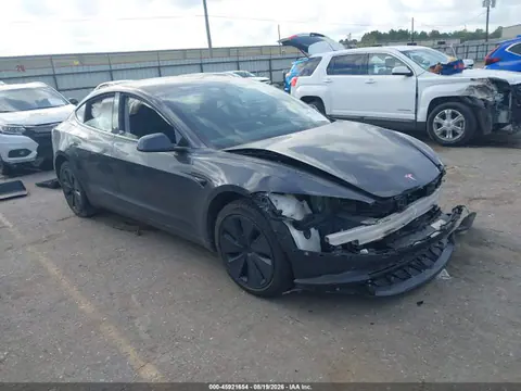 5YJ3E1EA4RF826127 — 2024 Tesla Model 3, Передняя часть (Front End), фото до ремонта