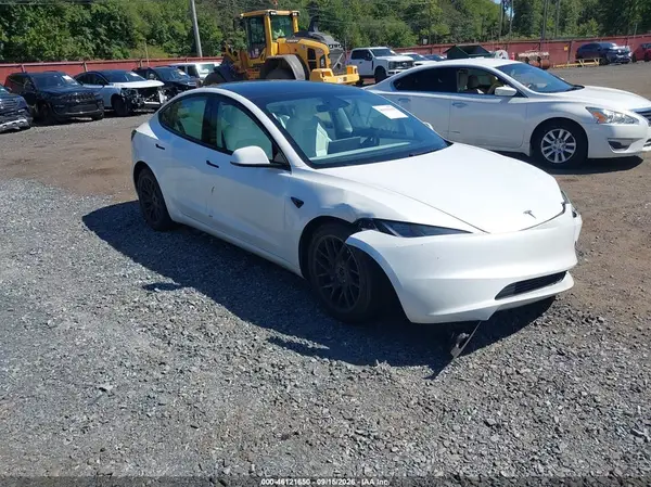 5YJ3E1EB0RF754092 — 2024 Tesla Model 3, Передняя часть (Front End), фото до ремонта
