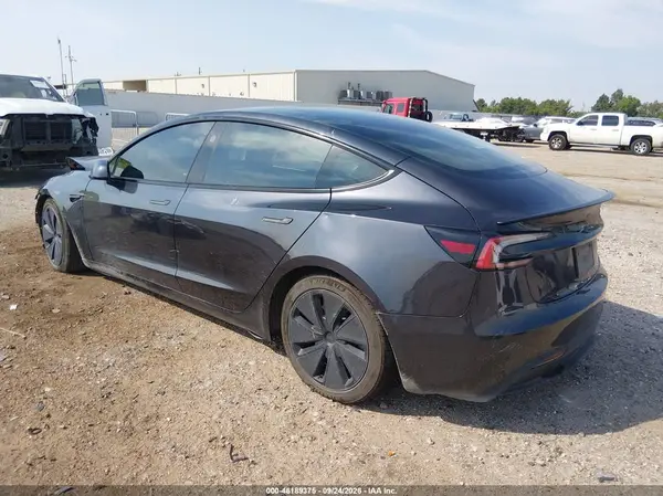 5YJ3E1EB2RF801199 — 2024 Tesla Model 3, фото 3 с аукциона IAAI, Передняя часть