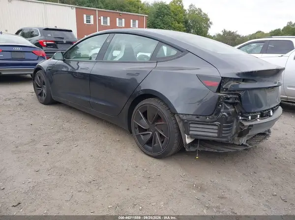 5YJ3E1ET1RF858289 — 2024 Tesla Model 3, фото 3 с аукциона IAAI, Задняя часть