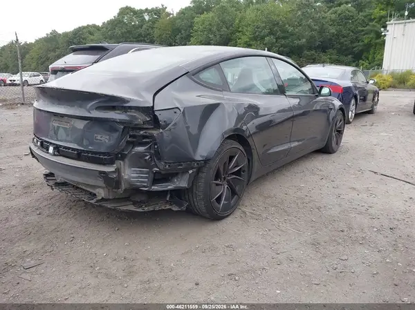 5YJ3E1ET1RF858289 — 2024 Tesla Model 3, фото 4 с аукциона IAAI, Задняя часть