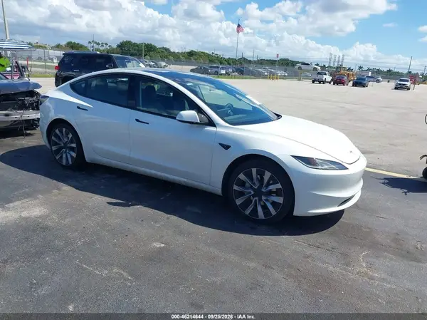 5YJ3E1EA7RF750239 — 2024 Tesla Model 3, Левый бок (Left Side), фото до ремонта
