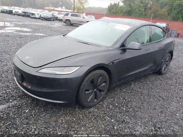 5YJ3E1EA0RF772390 — 2024 Tesla Model 3, фото 2 с аукциона IAAI, Левый бок