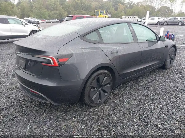 5YJ3E1EA0RF772390 — 2024 Tesla Model 3, фото 4 с аукциона IAAI, Левый бок