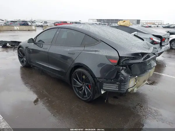 5YJ3E1ET6RF821562 — 2024 Tesla Model 3, фото 3 с аукциона IAAI 13.10.2026, Задняя часть