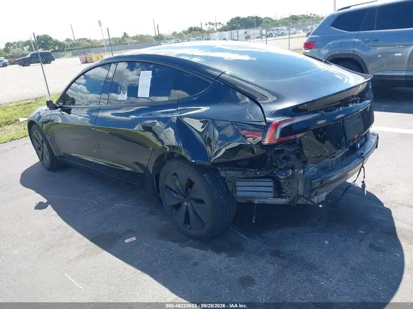 5YJ3E1EA3RF727041 — 2024 Tesla Model 3, фото 3 с аукциона IAAI, Задняя часть слева