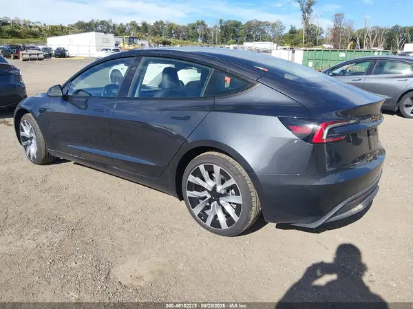 5YJ3E1EA1SF040680 — 2025 Tesla Model 3, фото 3 с аукциона IAAI, Подтопление