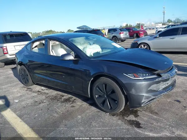 5YJ3E1EAXSF970707 — 2025 Tesla Model 3, Передняя часть (Front End), фото до ремонта