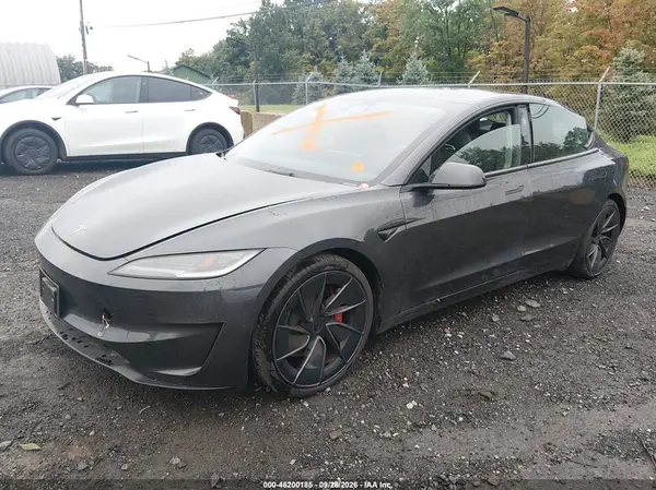5YJ3E1ET0SF084753 — 2025 Tesla Model 3, фото 2 с аукциона IAAI, Подтопление