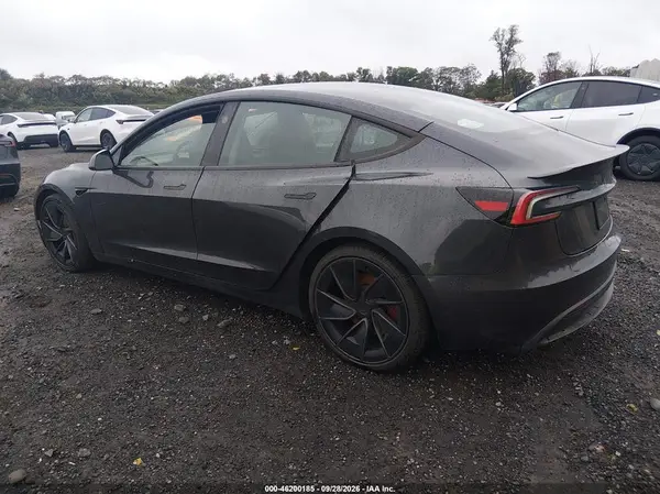 5YJ3E1ET0SF084753 — 2025 Tesla Model 3, фото 3 с аукциона IAAI, Подтопление