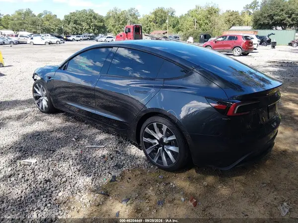 5YJ3E1EA1SF984625 — 2025 Tesla Model 3, фото 3 с аукциона IAAI, Передняя часть