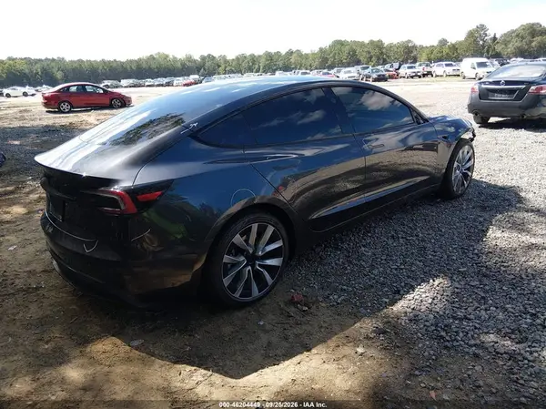5YJ3E1EA1SF984625 — 2025 Tesla Model 3, фото 4 с аукциона IAAI, Передняя часть