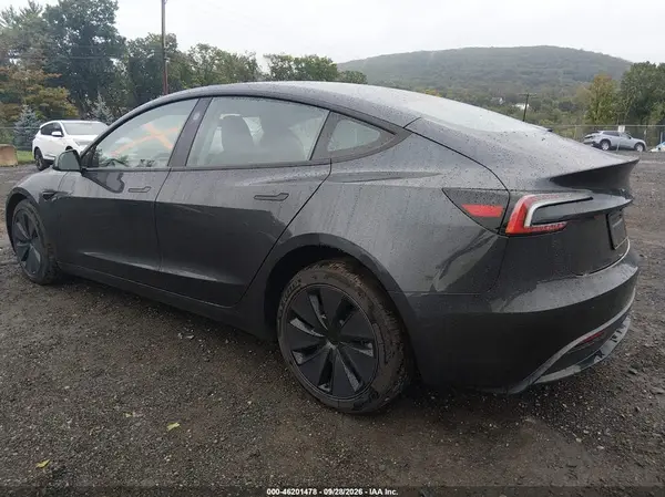 5YJ3E1EB1TF125917 — 2026 Tesla Model 3, фото 3 с аукциона IAAI, Подтопление