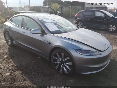 5YJ3E1EB3TF203971 — 2026 Tesla Model 3, Справа сзади, фото до ремонта