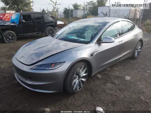 5YJ3E1EB3TF203971 — 2026 Tesla Model 3, фото 2 с аукциона IAAI, Справа сзади