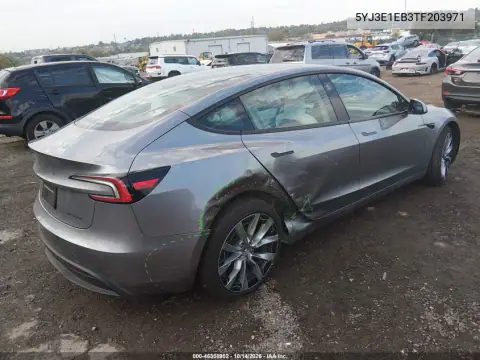 5YJ3E1EB3TF203971 — 2026 Tesla Model 3, фото 4 с аукциона IAAI, Справа сзади