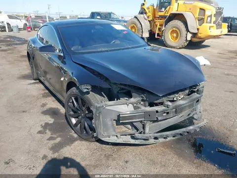 5YJSA1E26HF185870 — 2017 Tesla Model S 100D/60D/75D/90D/P100D, Передняя часть (Front End), фото до ремонта