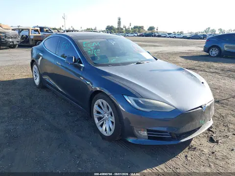5YJSA1E20HF219561 — 2017 Tesla Model S 100D/60D/75D/90D/P100D, Передняя часть (Front End), фото до ремонта