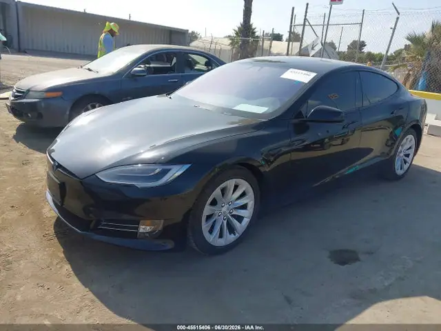 5YJSA1E29JF248806 — 2018 Tesla Model S 100D/75D/P100D, фото 2 с аукциона IAAI 30.09.2026, Правый бок