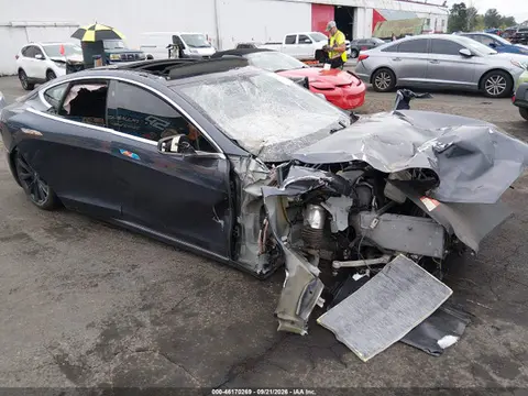 5YJSA1E45JF248111 — 2018 Tesla Model S 100D/75D/P100D, Передняя часть (Front End), фото до ремонта