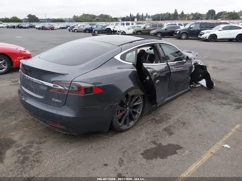 2018 Tesla Model S 100d/75d/p100d VIN 5YJSA1E45JF248111 фото 4
