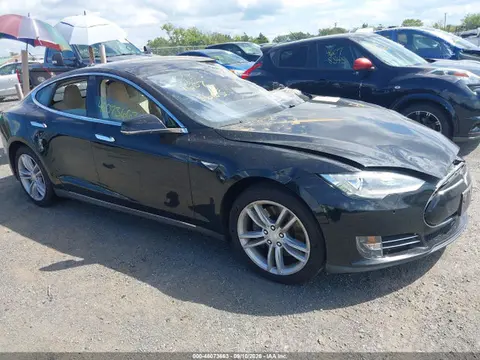 5YJSA1E11FF118436 — 2015 Tesla Model S 60/70/85, Передняя часть слева (Left Front), фото до ремонта