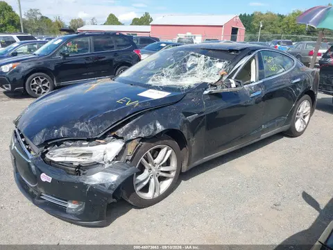 2015 Tesla Model S 60/70/85 VIN 5YJSA1E11FF118436 фото 2