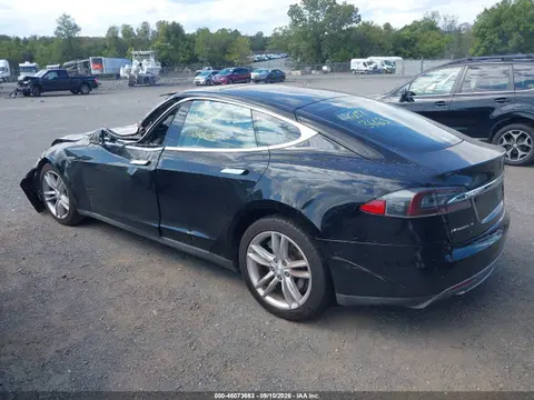 2015 Tesla Model S 60/70/85 VIN 5YJSA1E11FF118436 фото 3
