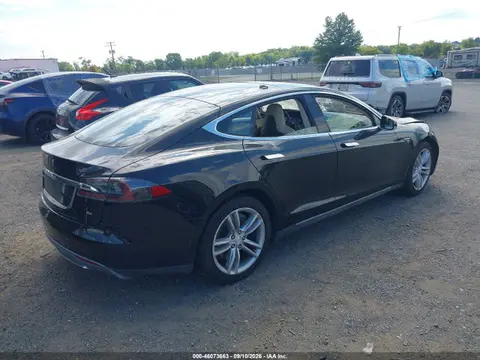2015 Tesla Model S 60/70/85 VIN 5YJSA1E11FF118436 фото 4