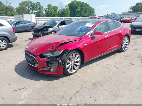 2015 Tesla Model S 85d/p85d VIN 5YJSA1H45FF093935 фото 2