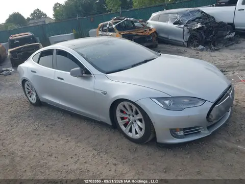 5YJSA1H2XFFP70041 — 2015 Tesla Model S 85D, Передняя часть (Front), фото до ремонта