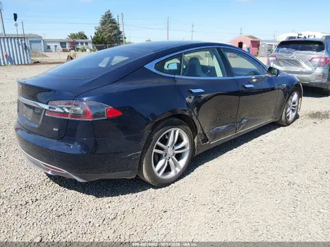 2014 Tesla Model S P85 VIN 5YJSA1H14EFP31998 фото 4