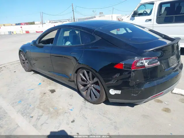 2014 Tesla Model S P85d VIN 5YJSA1H27EFP63434 фото 3
